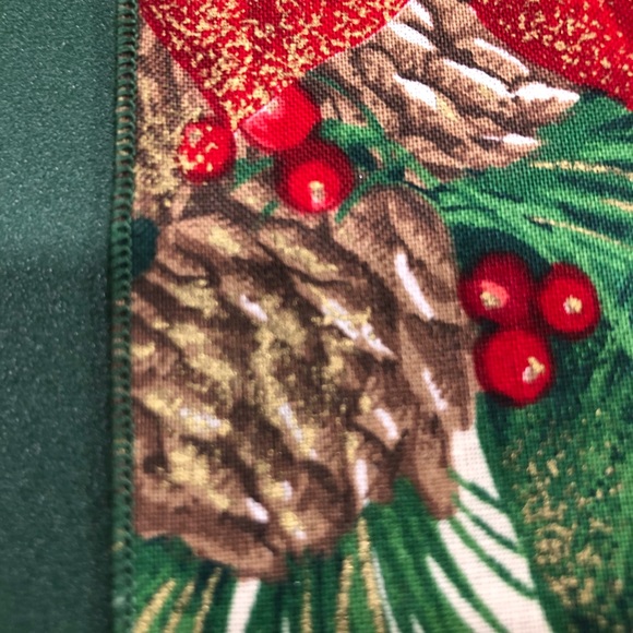 Tablecloth - Picture 3 of 3